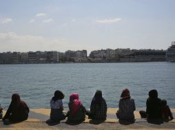 Una vez en la costa, el grupo fue puesto a disposición de la Patrulla Fronteriza para ser procesado y confirmar su ciudadanía. EFE / O. Panagiotou