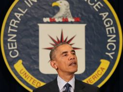 Obama realizó una inusual visita al cuartel general de la CIA. AFP /