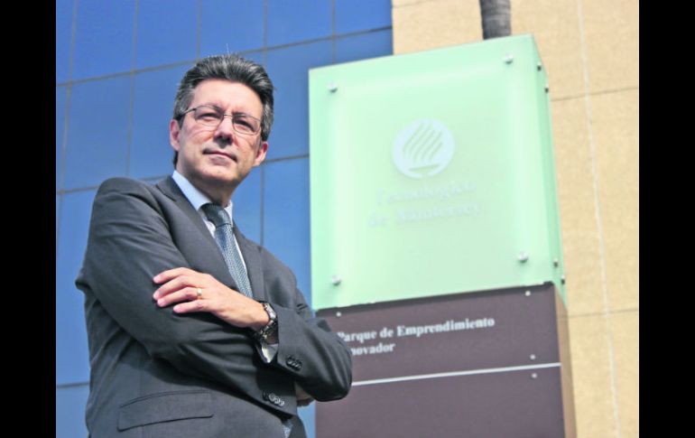 Eduardo Esteva Armida, director de la división de Negocios, habló de las bondades del nuevo esquema. ESPECIAL /