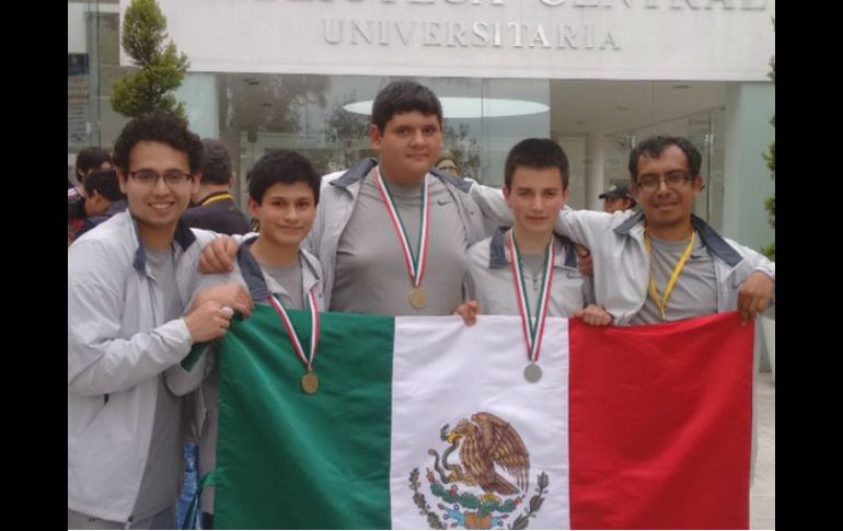 Estudiantes durante el evento, Leonardo Ariel García Morán (c). ESPECIAL / Olimpiada Mexicana de Matemáticas