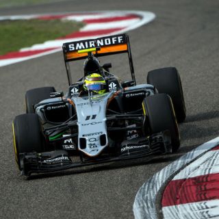 Rosberg y Raikkonen dominan ensayos libres del GP de China
