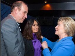 ''Pasando unos momentos muy valiosos al lado de Hillary Clinton, la mujer mas admirada de Estados Unidos'', escribe la veracruzana. INSTAGRAM / salmahayek
