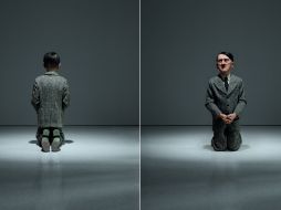 La escultura es por detrás un niño rezando de rodillas y de frente, luce indiscutiblemente como Hitler. AP /