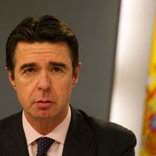 Ministro español deja su cargo por su mala memoria