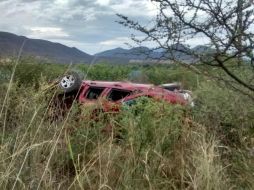 La persona viajaba solo al momento del percance en su camioneta Dodge Ram tinta. ESPECIAL /