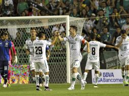 Por León anotaron Mauro Boselli al 54, 64 y 90, así como Elías Hernández al 63 en el Nou Camp. MEXSPORT / A. García