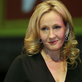 Elton John y J.K. Rowling, famosos que más donaron en 2015