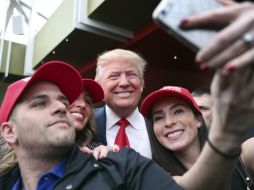 El aspirante republicano habla ante numerosos simpatizantes entre un bastión mayoritariamente demócrata. AP / F. Franhlin II