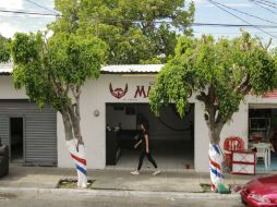 Tras ser amenazado, el dueño de una barbería, en Huentitán, tuvo que pagar mil 200 pesos que le exigieron. EL INFORMADOR / A. García