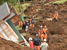 Los rescatistas hallaron dos cadáveres más este lunes. AFP / K. Nogi