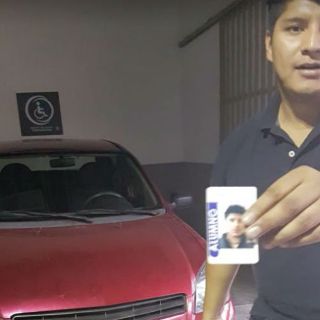 Denuncian a estudiante que se estaciona en lugar para discapacitados