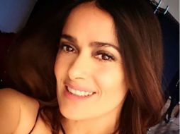 La actriz comparte un mensaje en su cuenta de Twitter. TWITTER / @salmahayek