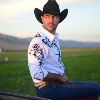 Captan a Pablo Montero con seis mujeres en un hotel