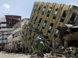 El número de muertos a causa del terremoto es de 480. EFE / C. Mora