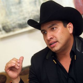 Julión Álvarez declara contra las mujeres