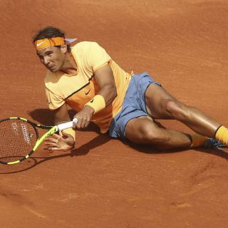 Nadal debuta con amplia victoria en Barcelona