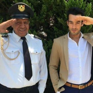 Avión donde iba Aarón Díaz es alcanzado por un rayo