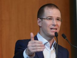 El líder nacional del PAN vuelve a refrendar la postura de que los diputados de su partido votarán a favor del desafuero. SUN / ARCHIVO