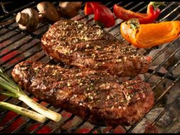 Los consumidores de carne roja tienen mayor posibilidad de tener obesidad abdominal, hipertensión arterial o triglicéridos altos. NTX / ARCHIVO