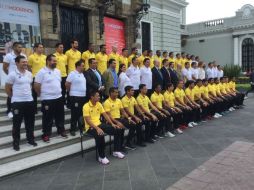 Los melenudos se tomaron la foto oficial. TWITTER / @LeonesNegrosCF