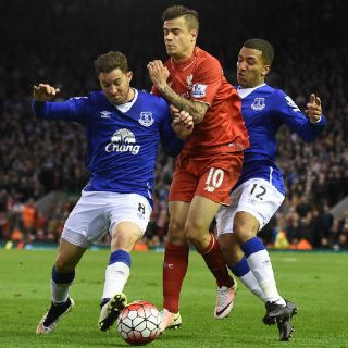 El Liverpool golea al Everton