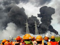 La conflagración fue en la Planta Clorados III de la empresa Petroquímica Mexicana de Vinilo, de Mexichem y Pemex. SUN / P. Morales