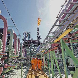 Dejaría Pemex el control de refinerías