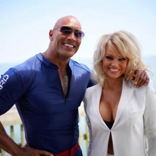 Pamela Anderson se integra al elenco de la película 'Baywatch'
