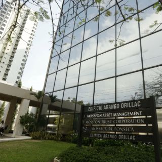 Allanan local de abogados panameños vinculados a 'Papeles de Panamá'