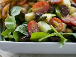 Aconsejan consumir hojas verdes como lechuga o espinacas a la hora de la comida. AP / ARCHIVO