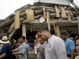 Correa indica que atendieron a 12 mil 492 personas heridas en el terremoto. AP / ARCHIVO