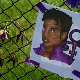 Creman el cuerpo de Prince en una ceremonia privada