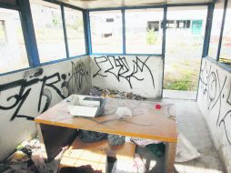 Vecinos de la zona afirman que desde que se abandonó el lugar, los robos en los alrededores se incrementaron. EL INFORMADOR / A. Camacho