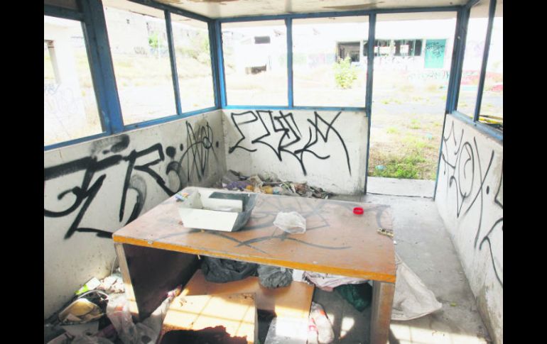 Vecinos de la zona afirman que desde que se abandonó el lugar, los robos en los alrededores se incrementaron. EL INFORMADOR / A. Camacho
