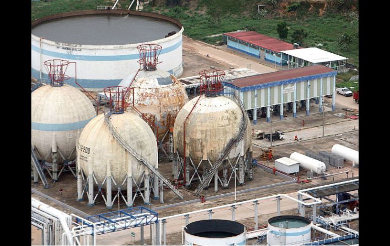 Las muestras fueron tomadas en cuatro puntos de la planta Pajaritos y serán enviadas a un laboratorio independiente. SUN / ARCHIVO