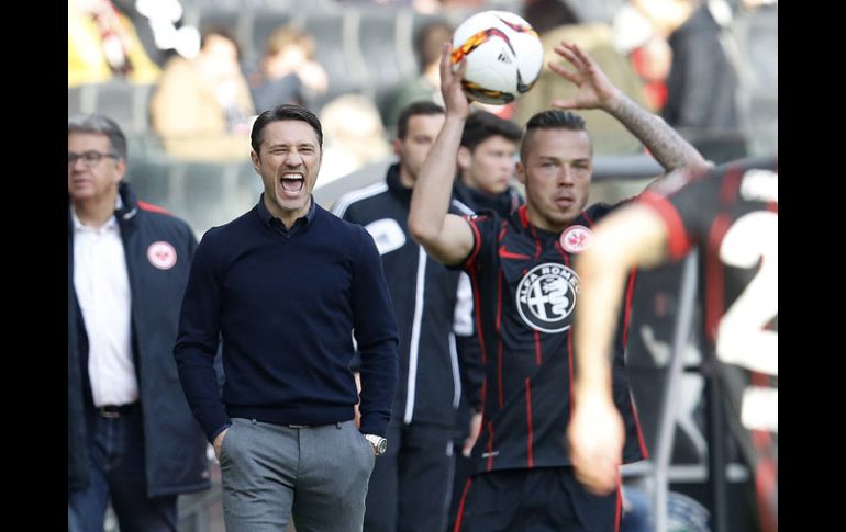 El técnico Kovac (izq) sigue sin tomar en cuenta al mexicano Fabián. AP / M.Probst