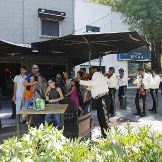 Experimentan corredor gastronómico en López Cotilla