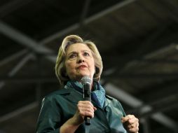 Segura de ganar la candidatura de su partido, Hillary Clinton ha centrado sus ataques contra los republicanos. AP / M. Rourke