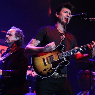 Caifanes 'prende' en cierre del Vive Latino