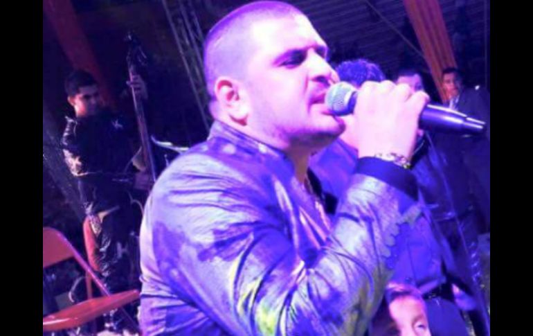 Un incumplimiento en el pago del cantante llevó a que se cancelara su presentación. FACEBOOK / El Komander