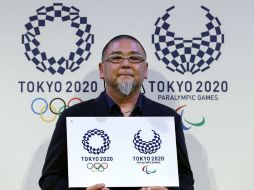 El logotipo ganador, del diseñador japonés Asao Tokoro, se llama Emblema Cuadriculado Armonizado. EFE / K. Mayama