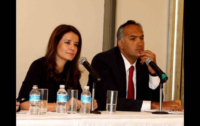 Este lunes, se realiza un seminario sobre la Ley de Disciplina Financiera. En la foto, funcionarios de la SHCP durante el evento. NTX / F. García