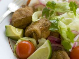 El estudio sugiere que se debe poner más énfasis en animar a la gente con problemas de corazón a que coma más alimentos saludables. AP / ARCHIVO