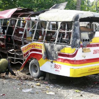 Estallido de autobús en Armenia deja dos muertos