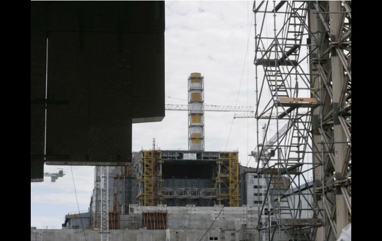 Planta nuclear de Chernóbil. El accidente  liberó a la atmósfera más de 50 millones de curies de radiación. EFE / R. Pilipey