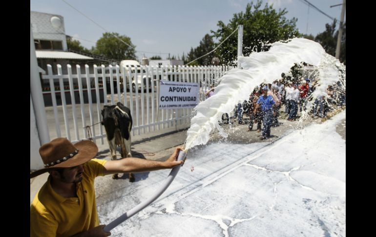 La movilización se realizará en los cruceros más cercanos a los productores, en vías de los Altos de Jalisco. EL INFORMADOR / ARCHIVO