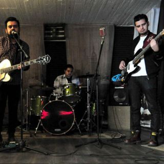 Dollan, propuesta pop rock