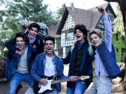 La banda buscará este 30 de abril romper el Récord Guinness de la mayor cantidad de autógrafos firmados. TWITTER / @cd9