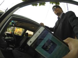 Según lo aprobado, el Ejecutivo podrá regular el alza en el precio del servicio de taxis ejecutivos de acuerdo a la demanda. SUN /  L. Cortés