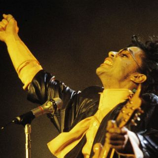 Prince dejó cientos de canciones inéditas, señala periodista